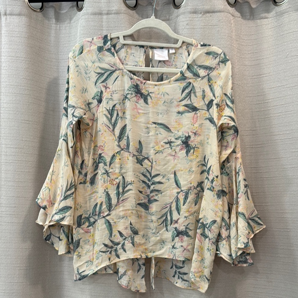 Lauren Conrad Bell Sleeve Open Back Floral Cream Green Blouse Size M